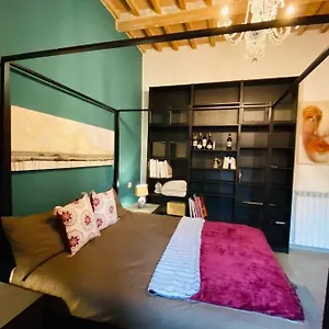 Fashion House In Centro Apartment