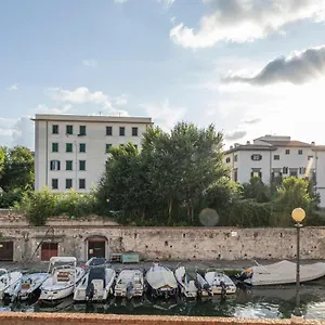 The Architect - Canals View Apartment