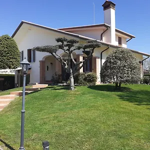 Elena Alloggio in famiglia Salzano