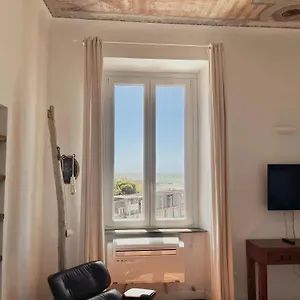 The Sunshine Loft Apartment